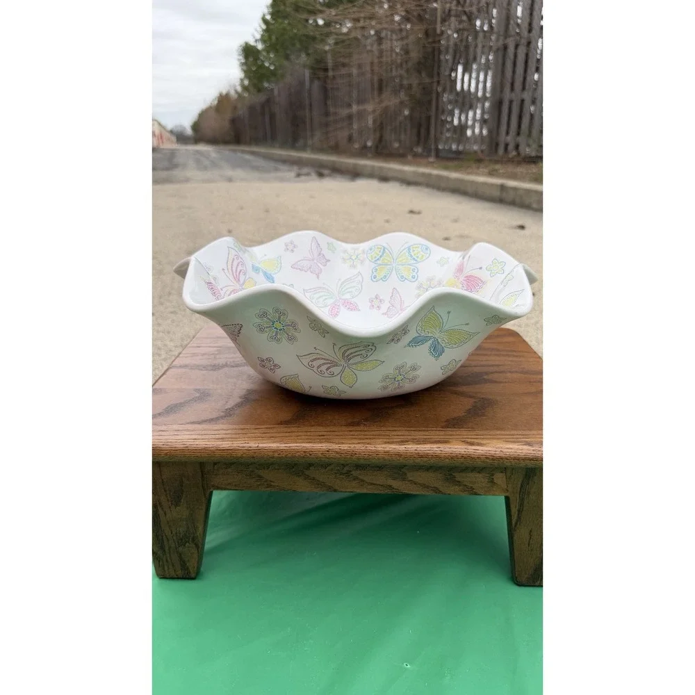 Temp-tations by Tara Butterfly Bowl‎ Scalloped Serving Bowl 12